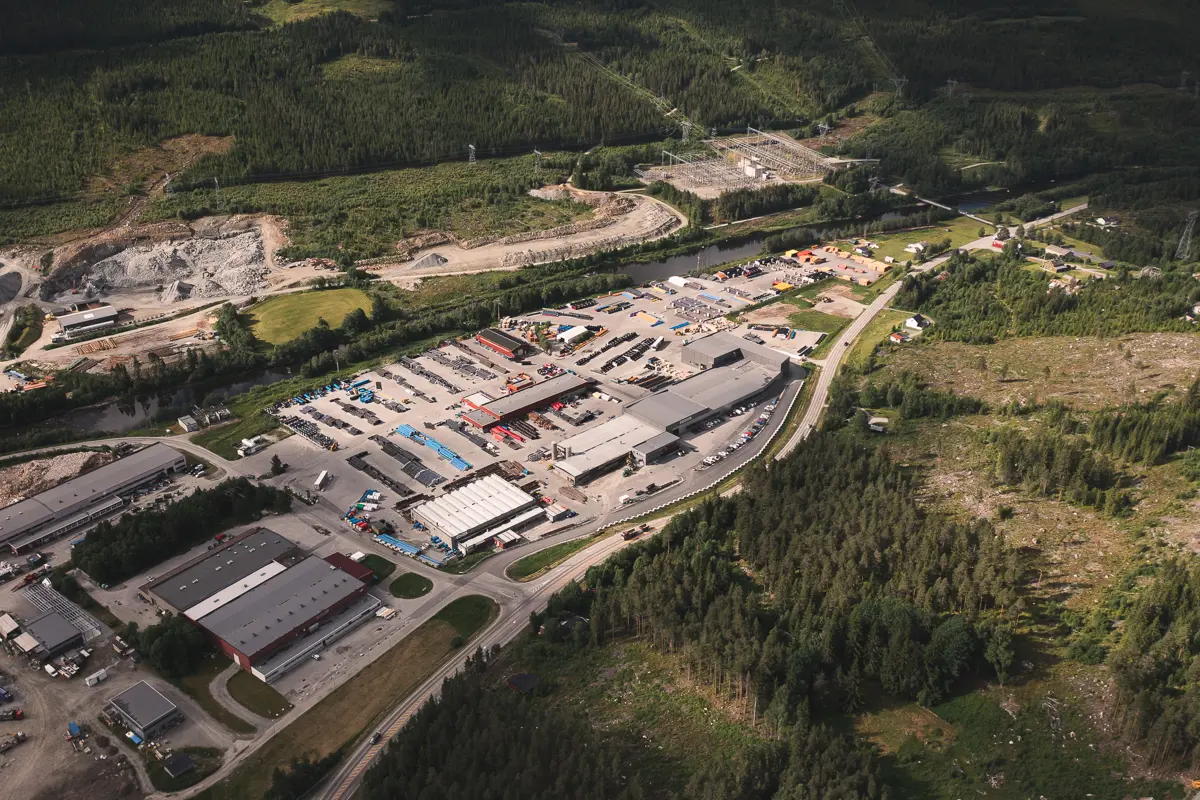 Dronefoto av Kleivi næringspark på sommeren